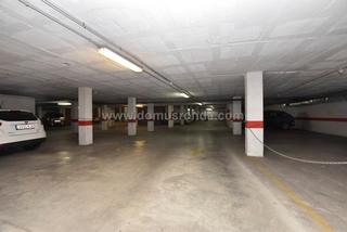 Parking voiture à San Rafael. Plazas de garaje en antigua feria de ronda