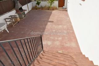 Casa adossada a Cuevas del Becerro. Se vende adosado con patio en cuevas del becerro