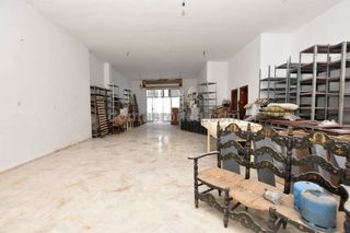 Lloguer Local Comercial a Casco Histórico. Local comercial diáfano en el centro de ronda
