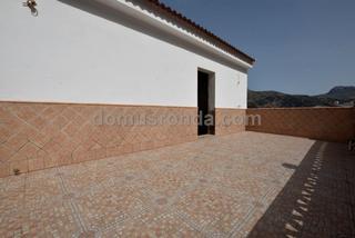Dplex en Benaojn. Casa a terminar en benaojan con vistas
