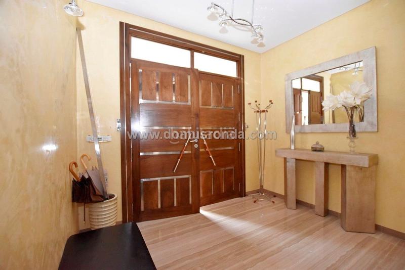 Foto 07249397-af11-4091-a936-43d1d1317b16. Xalet amb calefacció aparcament piscina a La Planilla Ronda