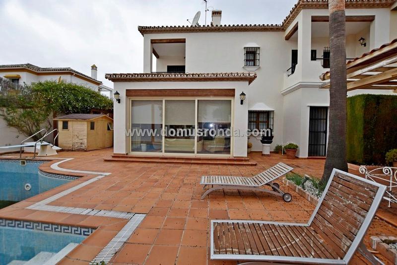 Foto 51b98298-e10a-463d-ac3b-48d24a02d198. Xalet amb calefacció aparcament piscina a La Planilla Ronda