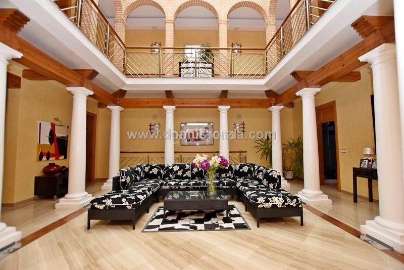 Foto b0bafe1d-f573-42b1-a897-5b728c8f9a36. Xalet amb calefacció aparcament piscina a La Planilla Ronda