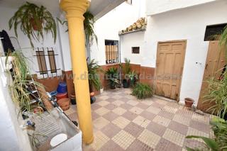Maison à La Ciudad. Casa de tres plantas para reformar en casco histórico