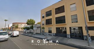 Aparcament cotxe a Centro - Doña Mercedes. Plaza de garaje en  avda. real de utrera