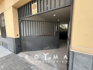 Aparcament cotxe a Centro - Doña Mercedes. Plaza de garaje en  avda. real de utrera