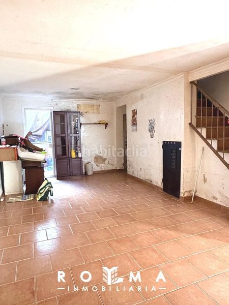 Foto 4743fcbb-13a8-4c78-9e2f-ea6bc08145b9. Casa adosada casa a reformar centro en Lebrija