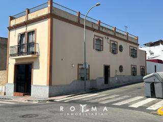 Casa adosada  Calle martinete. Adosada en cesión de remate  frente policía local