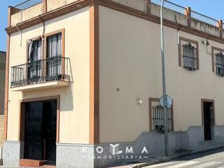 Casa adossada  Calle martinete. Adosada en cesión de remate  frente policía local