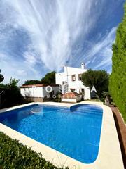 Chalet  Calle cerro de la coladilla. Chalet independiente en urb. los cerros de montequinto