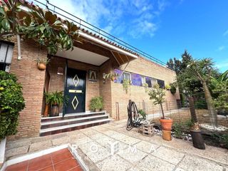 Xalet a Torrequinto. Casa o chalet independiente en venta en torrequinto