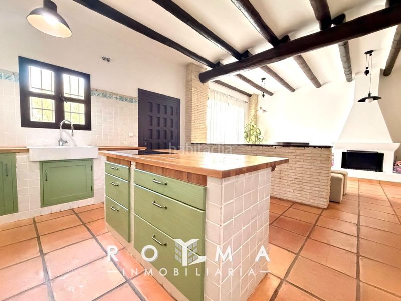 Foto 1c49ac12-0d95-4951-93a6-eadf0b623eb4. Casa adossada amb calefacció aparcament piscina a Dos Hermanas