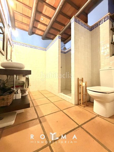 Foto 64ef5bb9-f661-46b5-9292-22d8b9da8077. Casa adossada amb calefacció aparcament piscina a Dos Hermanas