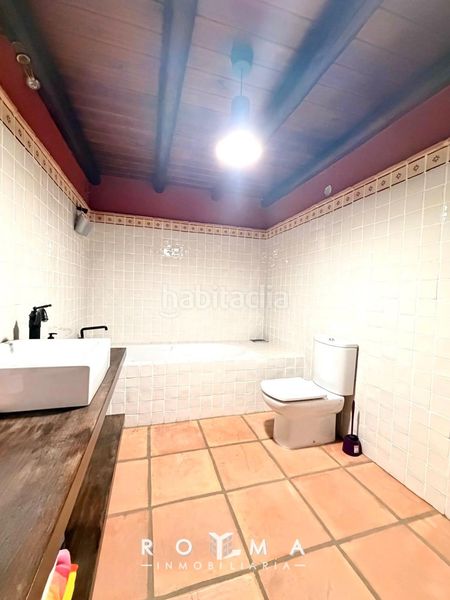 Foto d5493f45-1297-48c4-97ae-9d1e03f97f41. Casa adossada amb calefacció aparcament piscina a Dos Hermanas