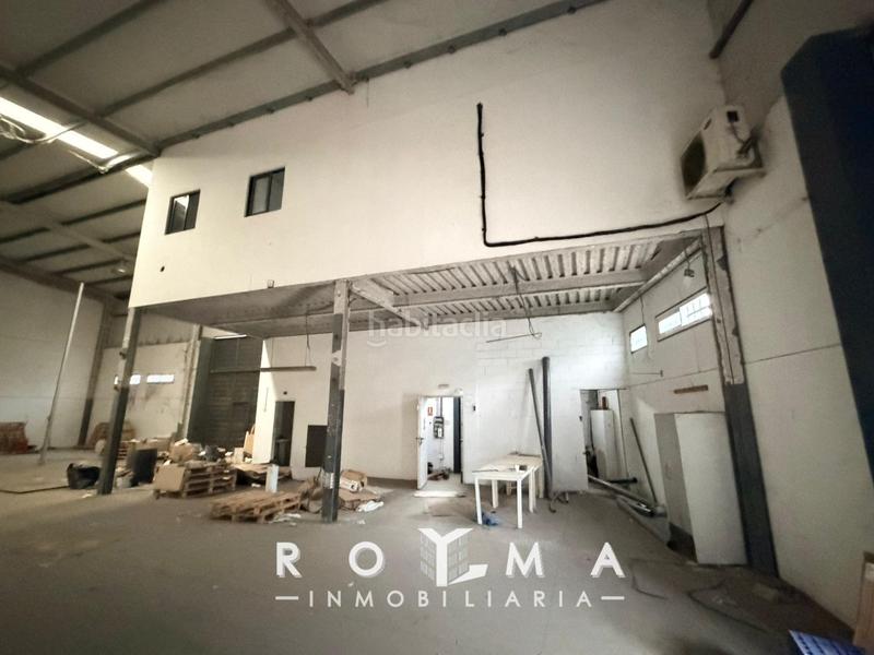 Foto 4eba5e32-bb03-4513-82dd-33a0283e940b. Capannone industriale in La Motilla - Fuente del Rey Dos Hermanas