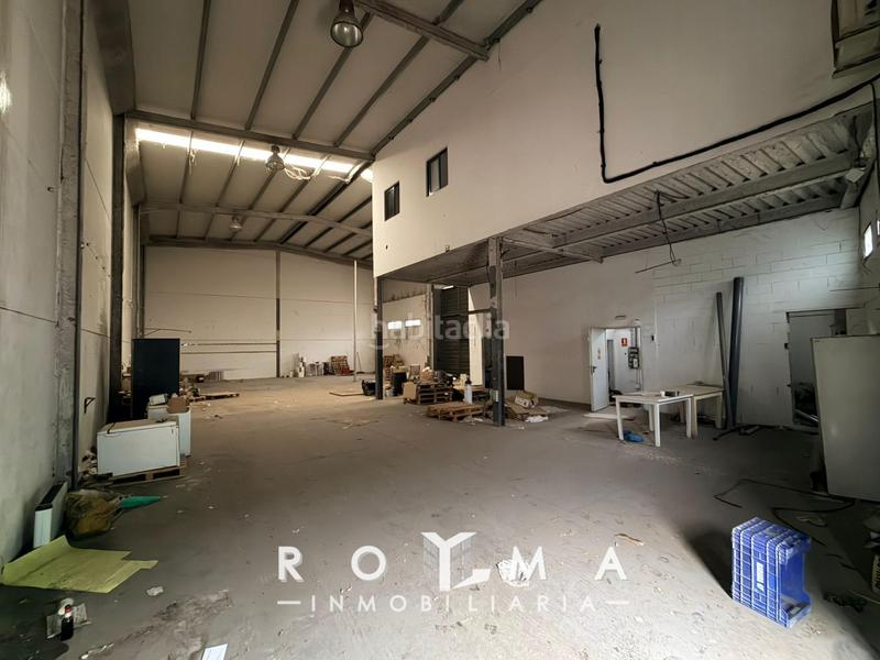 Foto df881f92-b91e-48cc-9c62-b8b887bbf5db. Capannone industriale in La Motilla - Fuente del Rey Dos Hermanas