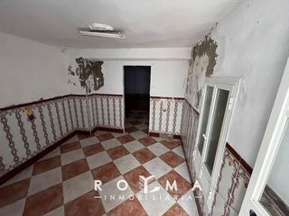 Reihenhaus en Arahal. Casa de pueblo a reformar en centro de arahal
