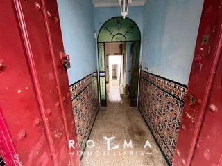 Maison jumelée à Arahal. Casa de pueblo a reformar en centro de arahal