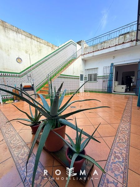 Foto e8b8a26f-9b19-4ce8-9587-047d4757d72e. Casa adossada amb calefacció aparcament a Centro - Doña Mercedes Dos Hermanas