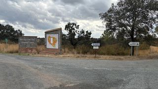 Finca rústica en Guillena pueblo. Terreno no urbanizable en venta en lagos del serrano fase ii