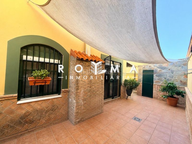 Foto 5f7b3590-d49c-4749-a50f-f73247103007. Casa aparellada amb calefacció piscina a Avenida de Europa Montequinto
