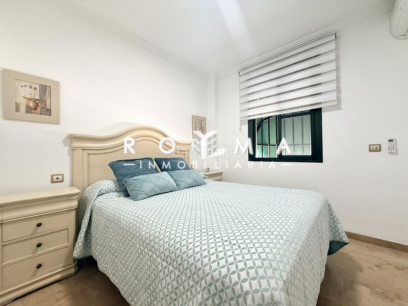 Foto eb7d7c5d-e526-464d-8422-691f2ba23837. Casa aparellada amb calefacció piscina a Avenida de Europa Montequinto