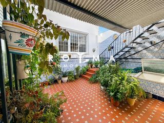 Chalet en Centro - Do�a Mercedes. Oportunidad casa  local