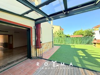 Lloguer Casa aparellada a Centro. Chalet pareado zona zaudin