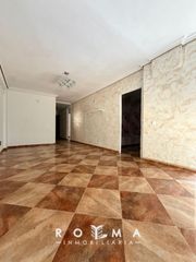 Appartamento in Ciudad Aljarafe. Amplio piso en ciudad aljarafe