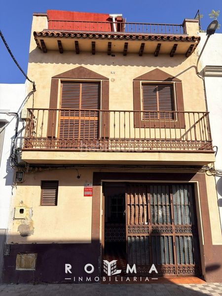 Foto 9eb174ba-2a79-4b28-84cb-09cb640d38c2. Casa adossada amb aparcament a Centro - Doña Mercedes Dos Hermanas