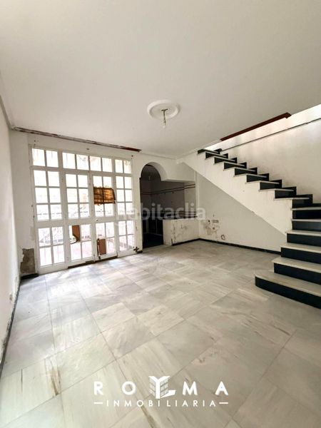 Foto cf4b76d6-8666-4a7e-b7e2-ac0f5e7ac1d6. Casa adossada amb aparcament a Centro - Doña Mercedes Dos Hermanas
