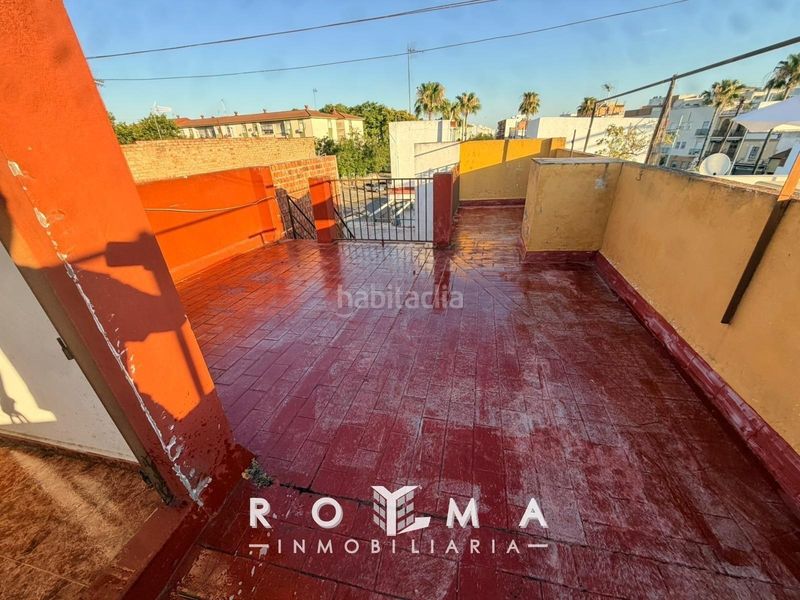 Foto f5eafd73-3ef5-4b52-875a-08b095574d8d. Casa adossada amb aparcament a Centro - Doña Mercedes Dos Hermanas
