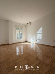 Etagenwohnung en Centro - Do�a Mercedes. Piso zona centro para entrar a vivir