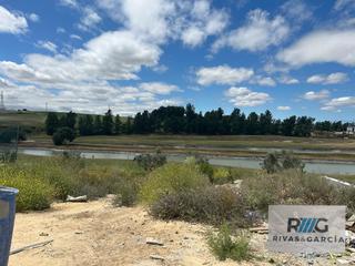 Terreny residencial a El Rocío - La Milagrosa. Parcela urbanizable en venta en montecastillo