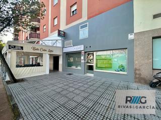 Locale commerciale in El Rocío - La Milagrosa. Local en venta en avenida de arcos