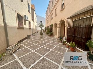 Casa adossada en Divina Pastora - La Yeguada. Casa adosada en venta en el centro