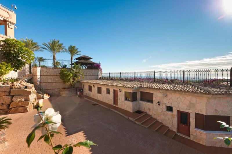 Foto da287550-4236-466d-90a9-fcfce3a1f951. Xalet amb calefacció aparcament piscina a la cala Mijas Mijas