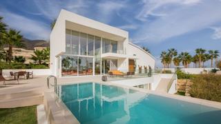 Xalet a La Capellanía - El Higuerón. Espectacular villa de lujo con  inmejorables vistas a la bahía d