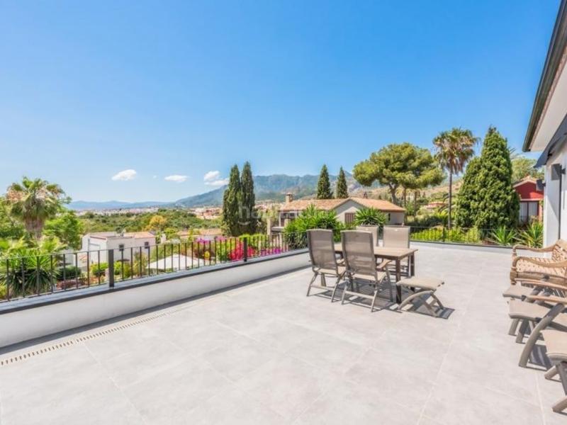 Foto 1d2bee1d-8834-4be1-b7d1-52ce20aea4a1. Chalet villa de 3 dormitorios, 3 baños en Río Real, en Marbella