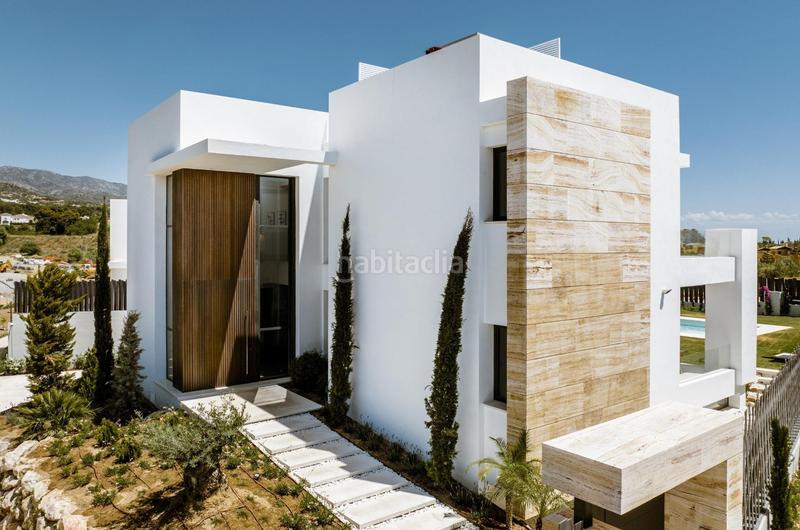 Foto 05686cbf-597a-45ae-97da-8759e9dbd158. Chalet villa de 5 dormitorios y 6 baños localizada en la milla de oro, . obra nueva en Marbella