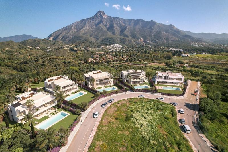 Foto 33f89c10-9652-4dfe-86db-e644d450dcce. Chalet villa de 5 dormitorios y 6 baños localizada en la milla de oro, . obra nueva en Marbella