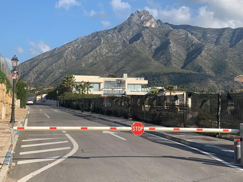 Foto 3c651f32-bc63-4fb6-96a3-8b87da762c42. Chalet villa de 5 dormitorios y 6 baños localizada en la milla de oro, . obra nueva en Marbella