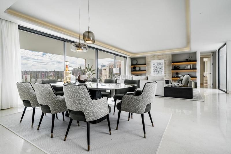Foto 5f0e7771-1f56-48f1-8904-b35ad5b9b404. Chalet villa de 5 dormitorios y 6 baños localizada en la milla de oro, . obra nueva en Marbella