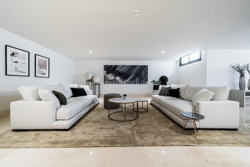 Foto 766d9e23-c6c1-450e-b4dd-570279a36a33. Chalet villa de 5 dormitorios y 6 baños localizada en la milla de oro, . obra nueva en Marbella