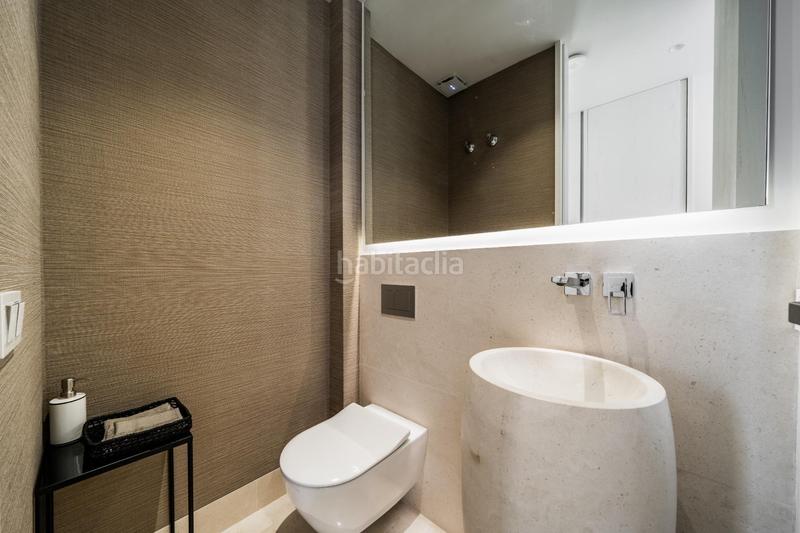 Foto 7950aacf-160e-4bf1-ab6f-0406ad80fee2. Chalet villa de 5 dormitorios y 6 baños localizada en la milla de oro, . obra nueva en Marbella