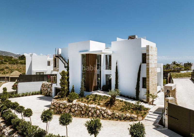 Foto 98e34ad0-baf1-471a-9e17-88ae80ffe216. Chalet villa de 5 dormitorios y 6 baños localizada en la milla de oro, . obra nueva en Marbella