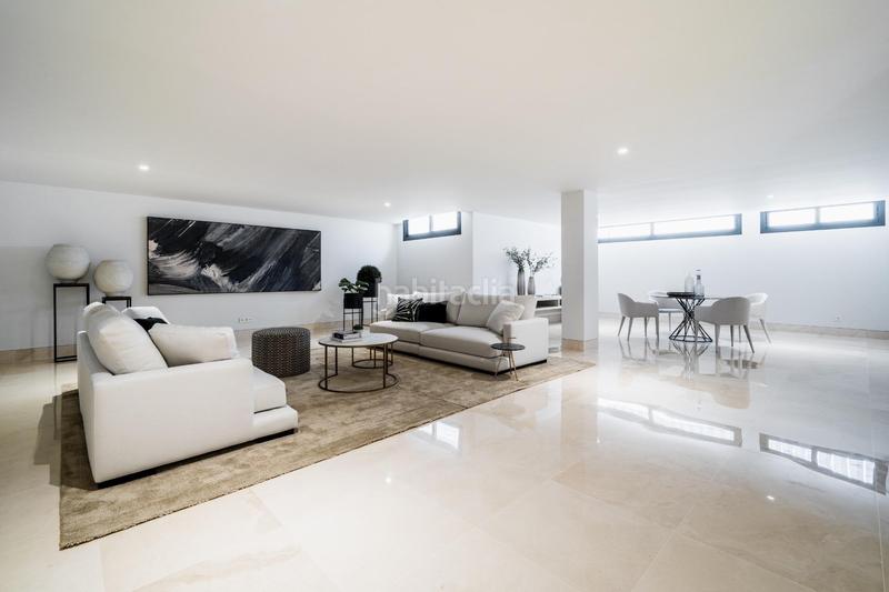 Foto d6e66721-21e7-442e-8cf3-d2f4f59392e7. Chalet villa de 5 dormitorios y 6 baños localizada en la milla de oro, . obra nueva en Marbella
