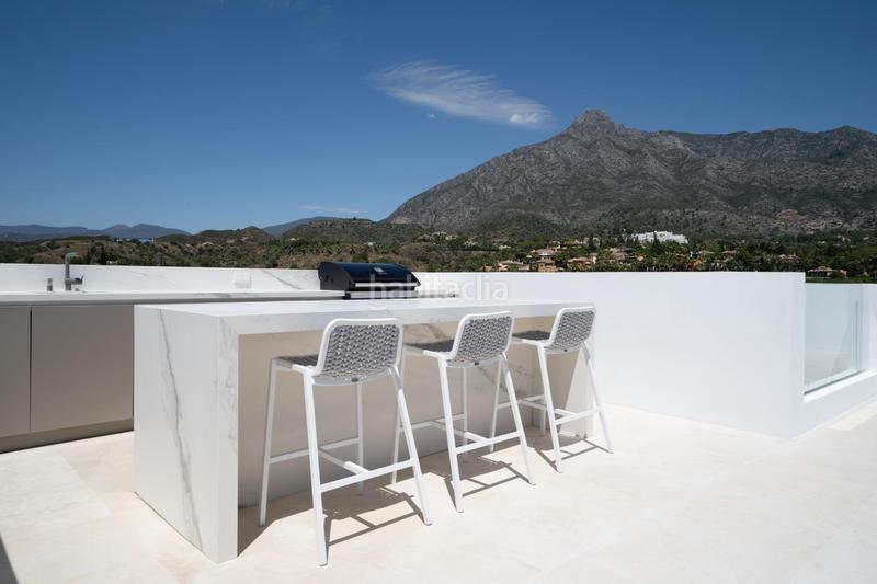 Foto e110a24d-c7ae-490c-9cd3-8d73aeab8cf4. Chalet villa de 5 dormitorios y 6 baños localizada en la milla de oro, . obra nueva en Marbella