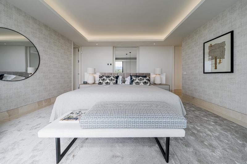 Foto e350788c-5afa-4de0-957e-e889493d1fe9. Chalet villa de 5 dormitorios y 6 baños localizada en la milla de oro, . obra nueva en Marbella