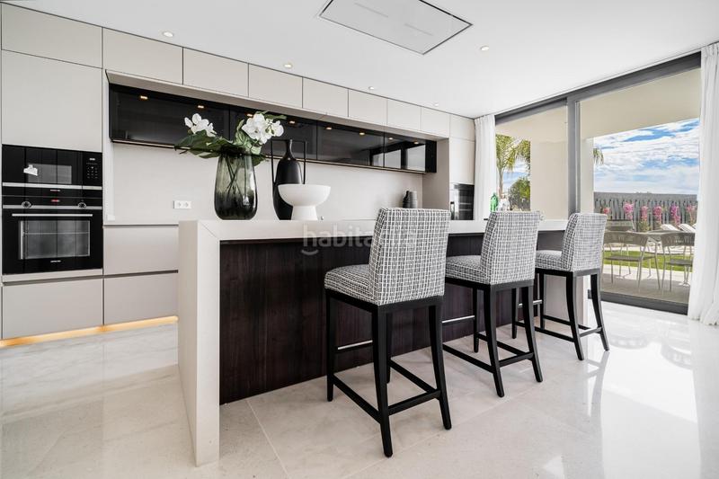 Foto e3791fea-fd12-42f1-852c-a8737297f9e5. Chalet villa de 5 dormitorios y 6 baños localizada en la milla de oro, . obra nueva en Marbella